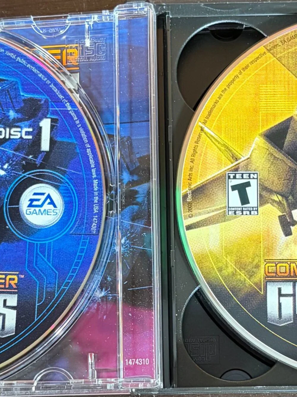 Command & Conquer Generals Deluxe Edition (PC 2003 Complete 4 Discs) - EUC